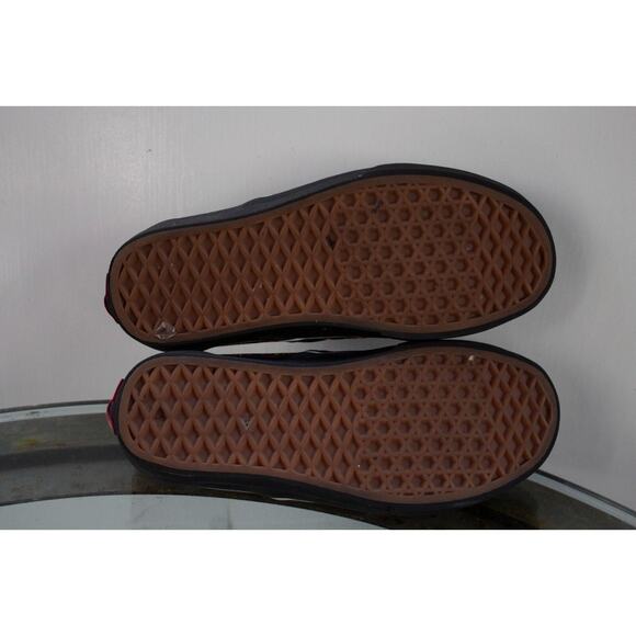 Vans x Stranger Things Netflix Slip On Limited Edition Size WIDE 4 M / 5.5W - Picture 9 of 9